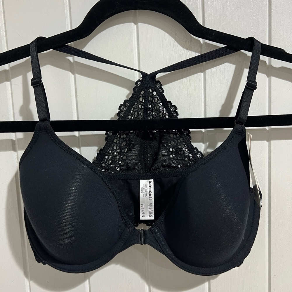 Front-Closure Lace Racerback T-Shirt Bra - Black